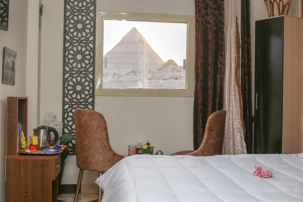 Pyramids Show Hotel Kafret el-Gabal Exterior photo