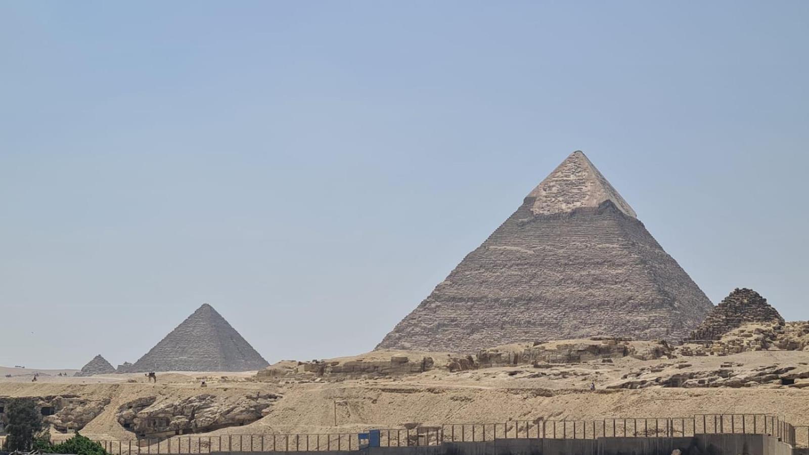 Pyramids Show Hotel Kafret el-Gabal Exterior photo