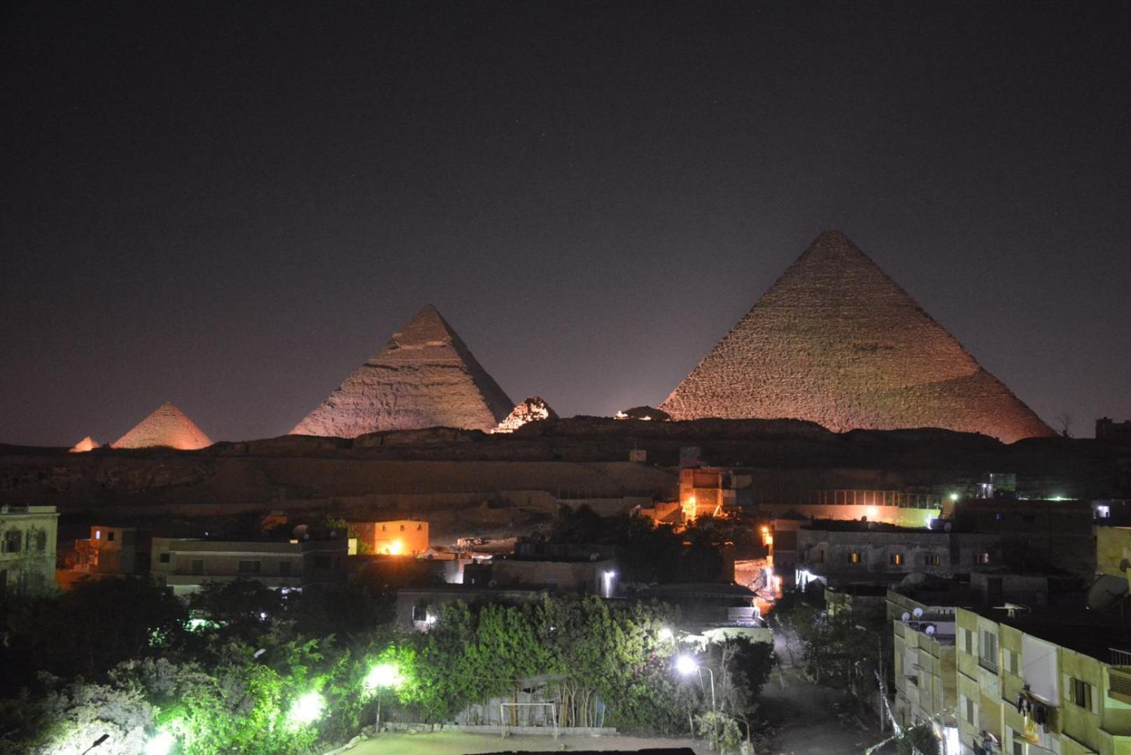 Pyramids Show Hotel Kafret el-Gabal Exterior photo