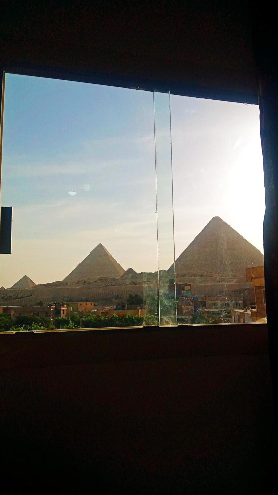 Pyramids Show Hotel Kafret el-Gabal Exterior photo